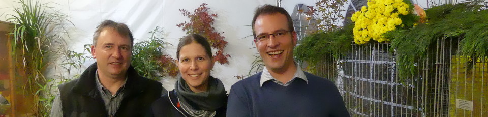 2019 - Landtagsabgeordnete Wiebke Osigus (mitte) und Großenheidorns Ortsbürgermeister Martin Ehlerding (rechts) gehörten mit zu den begeisterten Besuchern.